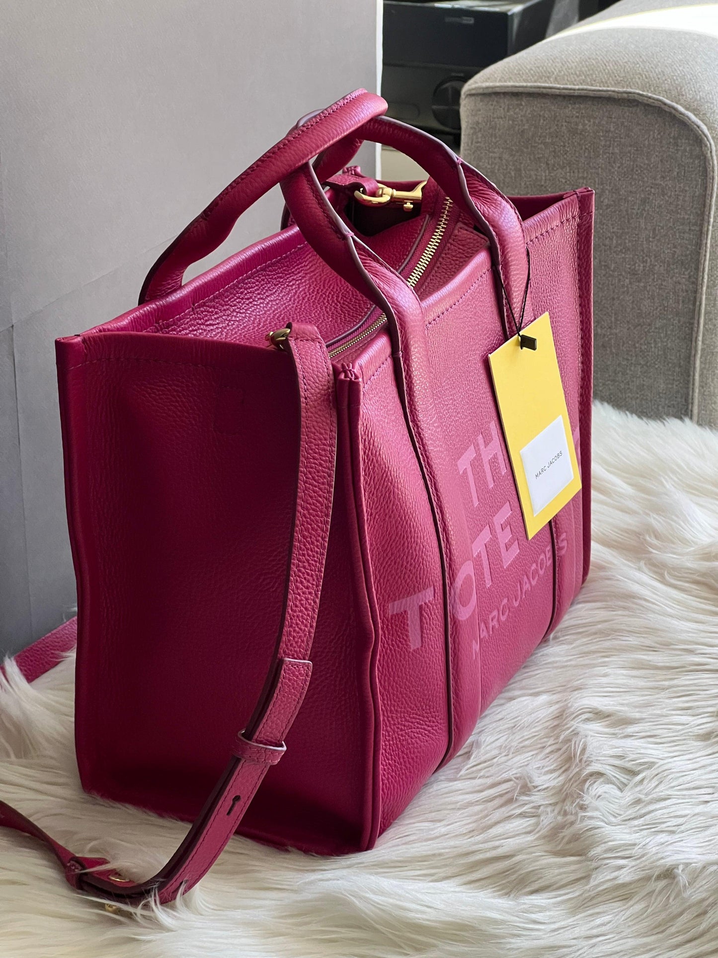 Marc Jacobs The Leather Medium Tote Bag