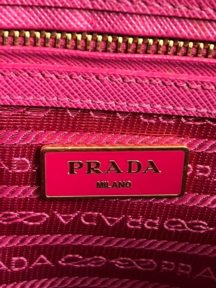 Prada Saffiano Lux Medium Galleria Zip Tote