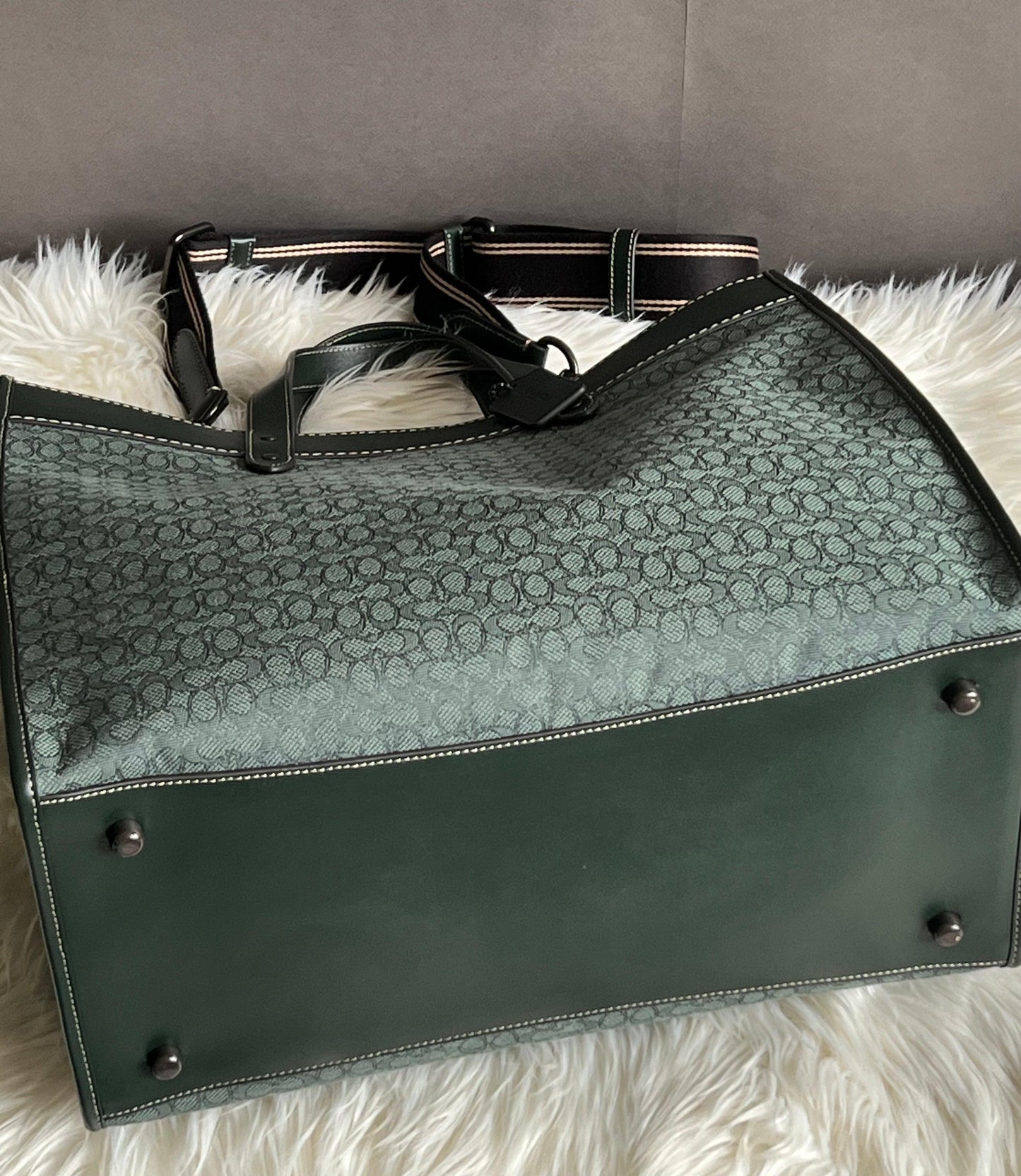 Coach Field Tote 40 in Micro Signature Jacquard