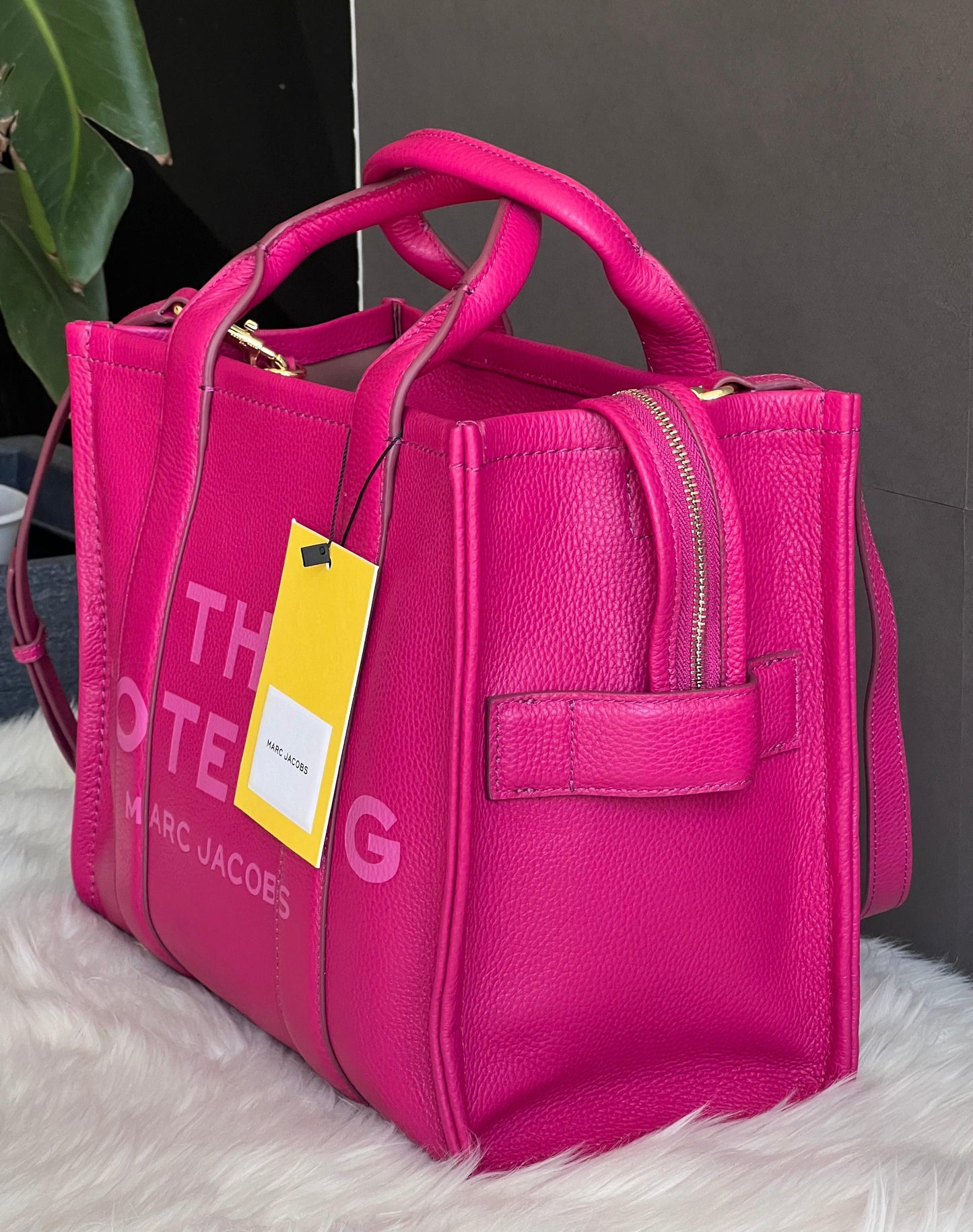 Marc Jacobs The Leather Medium Tote Bag
