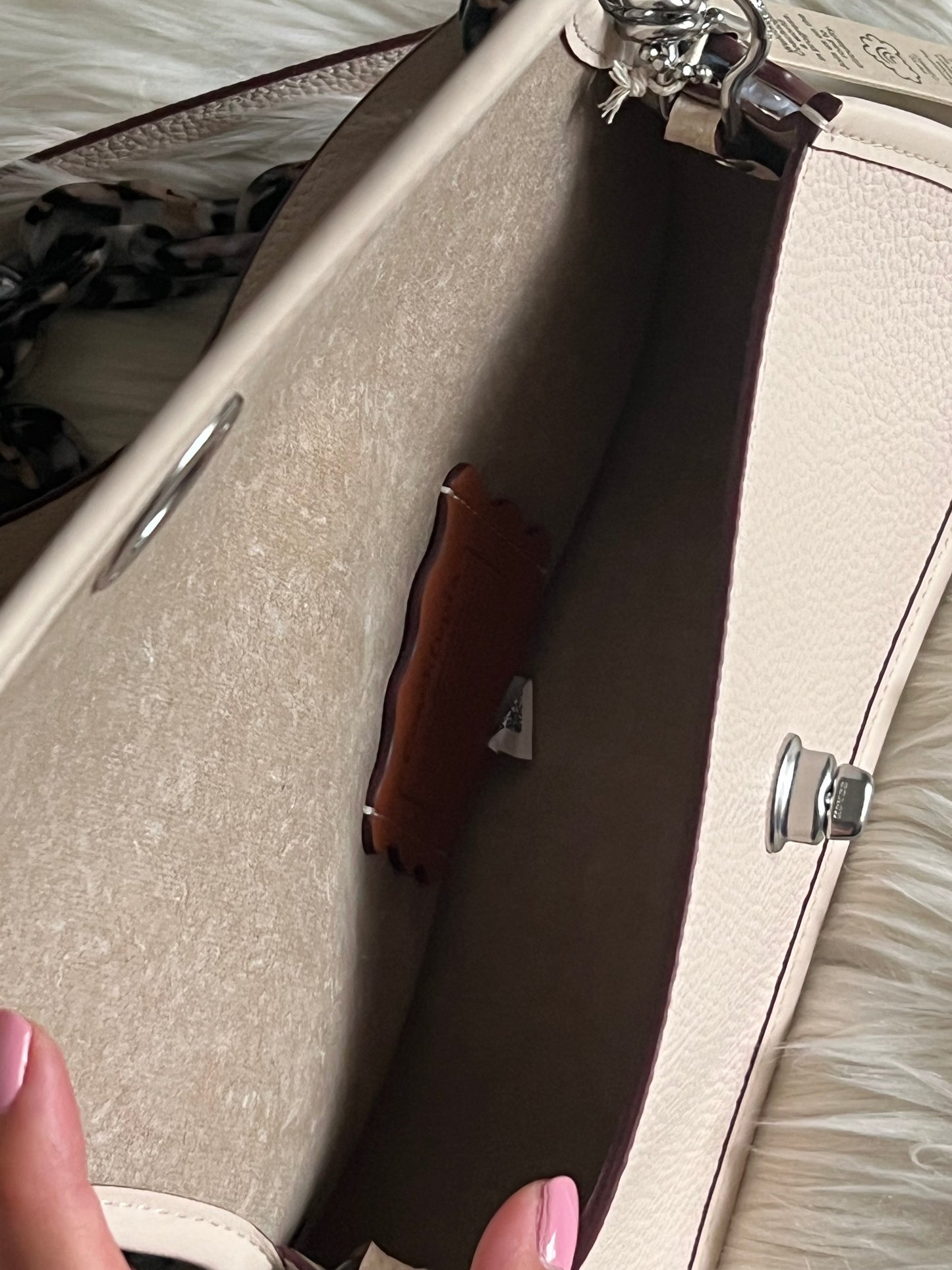 Coach Wavy Dinky Bag in Coachtopia Leather