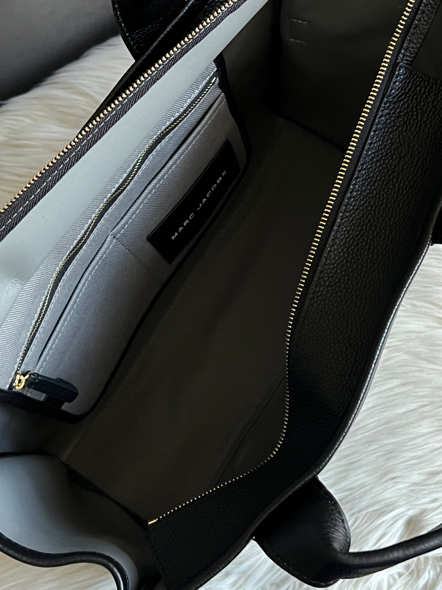 Marc Jacobs The Leather Large Tote Bag