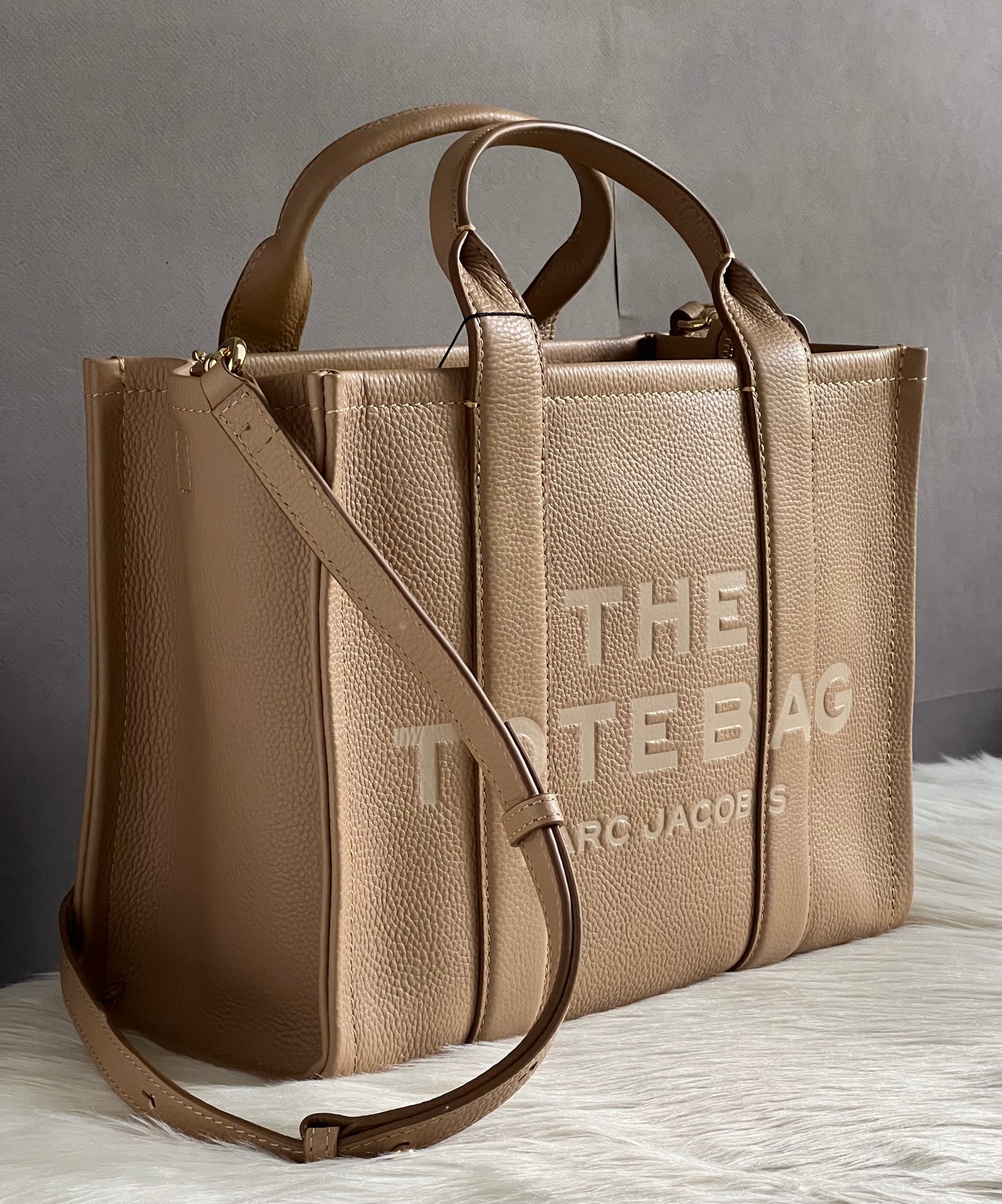 Marc Jacobs The Leather Medium Tote Bag