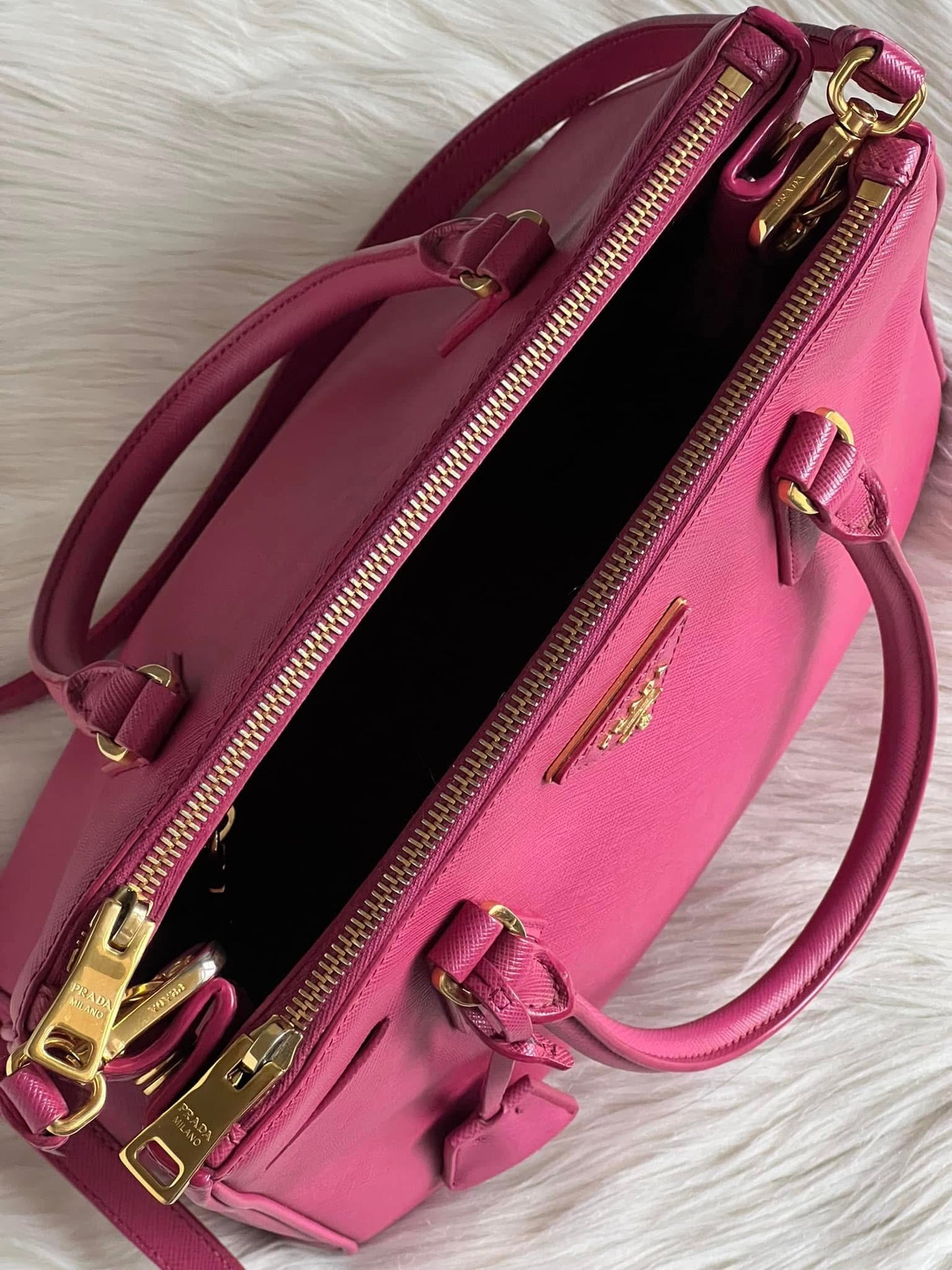 Prada Saffiano Lux Medium Galleria Zip Tote