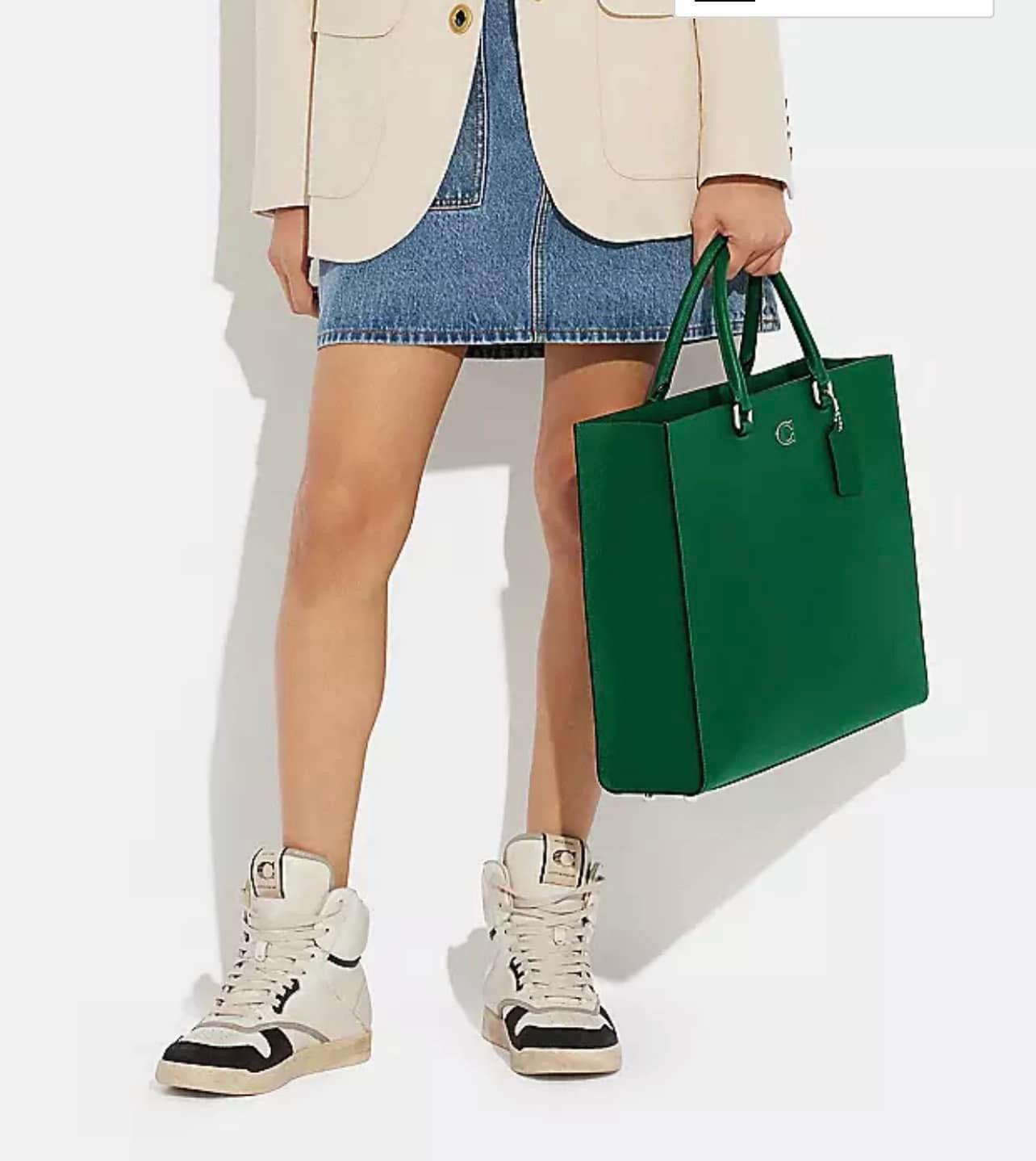 Coach Field Tote 40 with Signature Canvas Detail