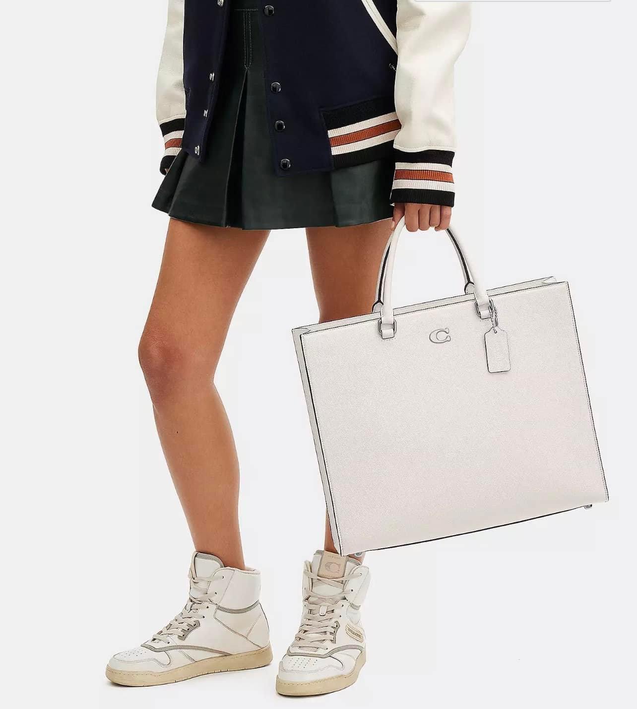 Coach Field Tote 40 with Signature Canvas Detail