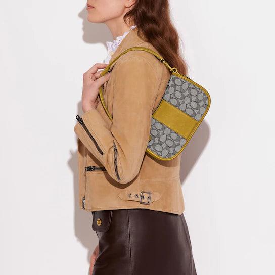 Coach Swinger in Signature Jacquard