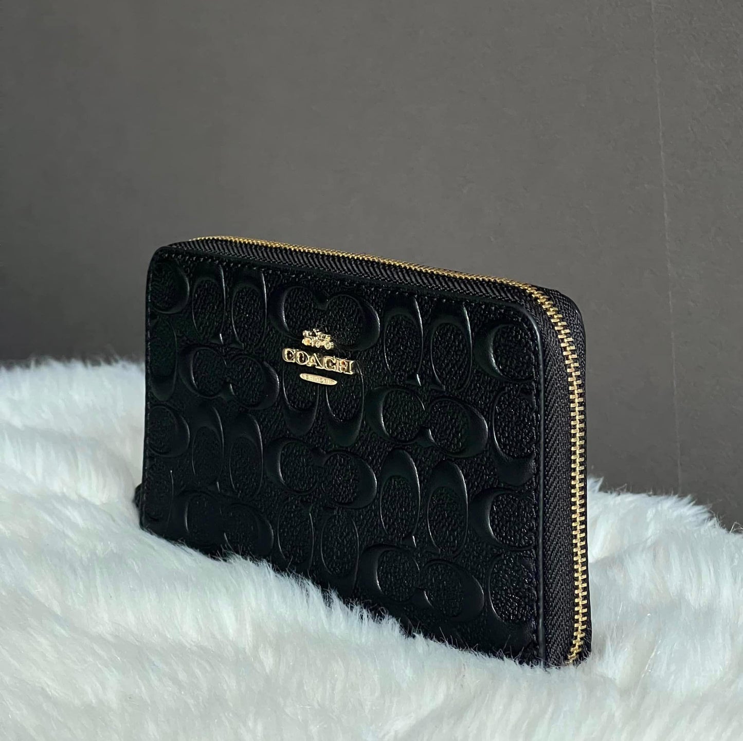 Coach Medium Id Zip Wallet In Signature Leather