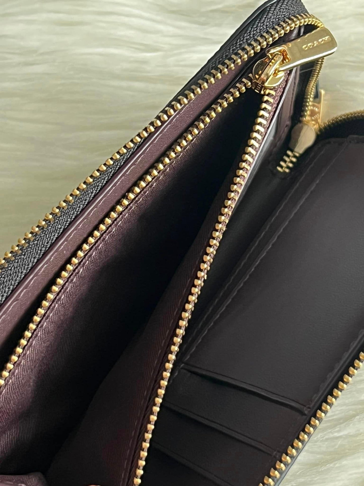 Coach Medium Id Zip Wallet In Signature Leather