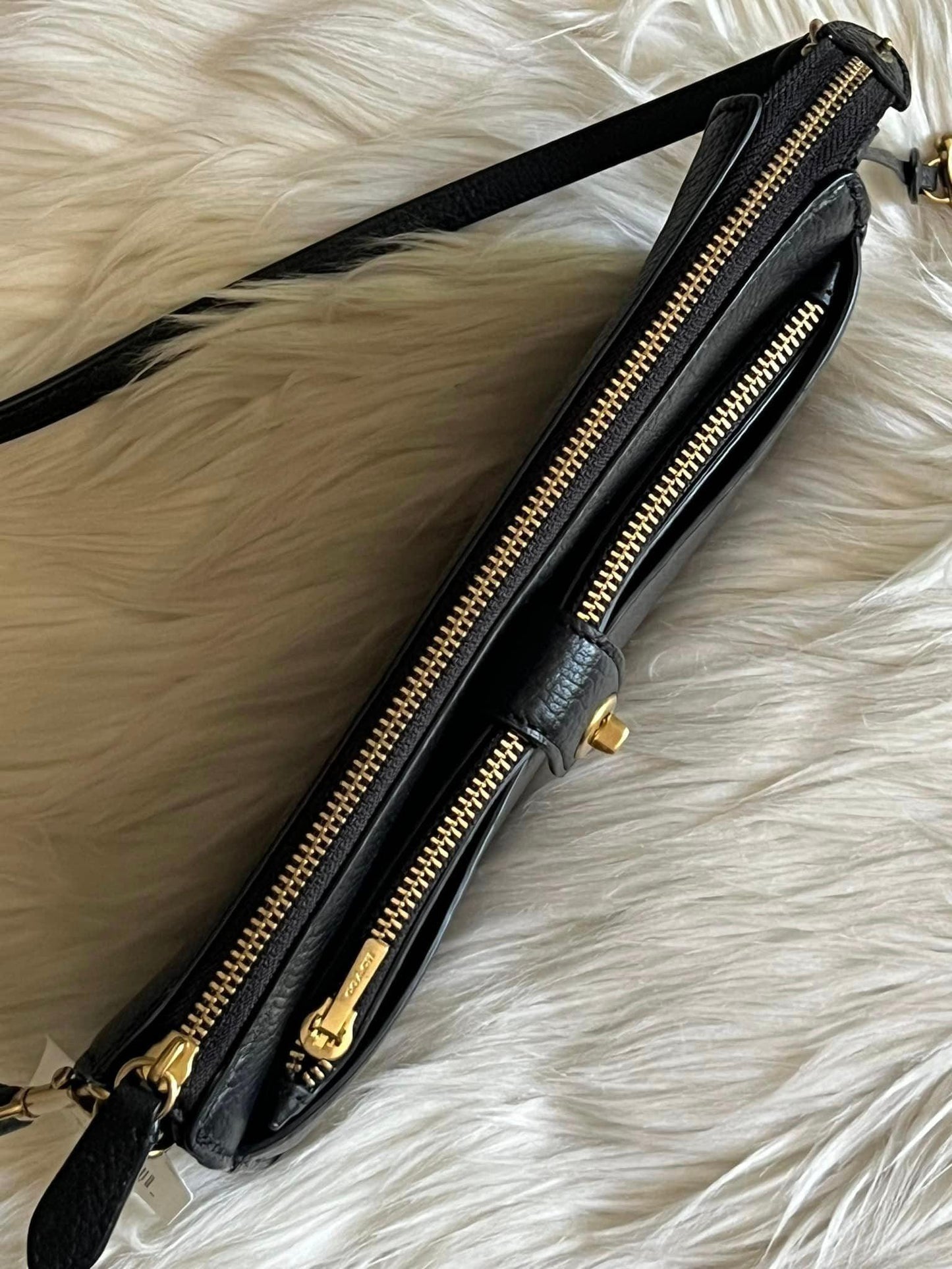 Coach Noa Pop-up Messenger