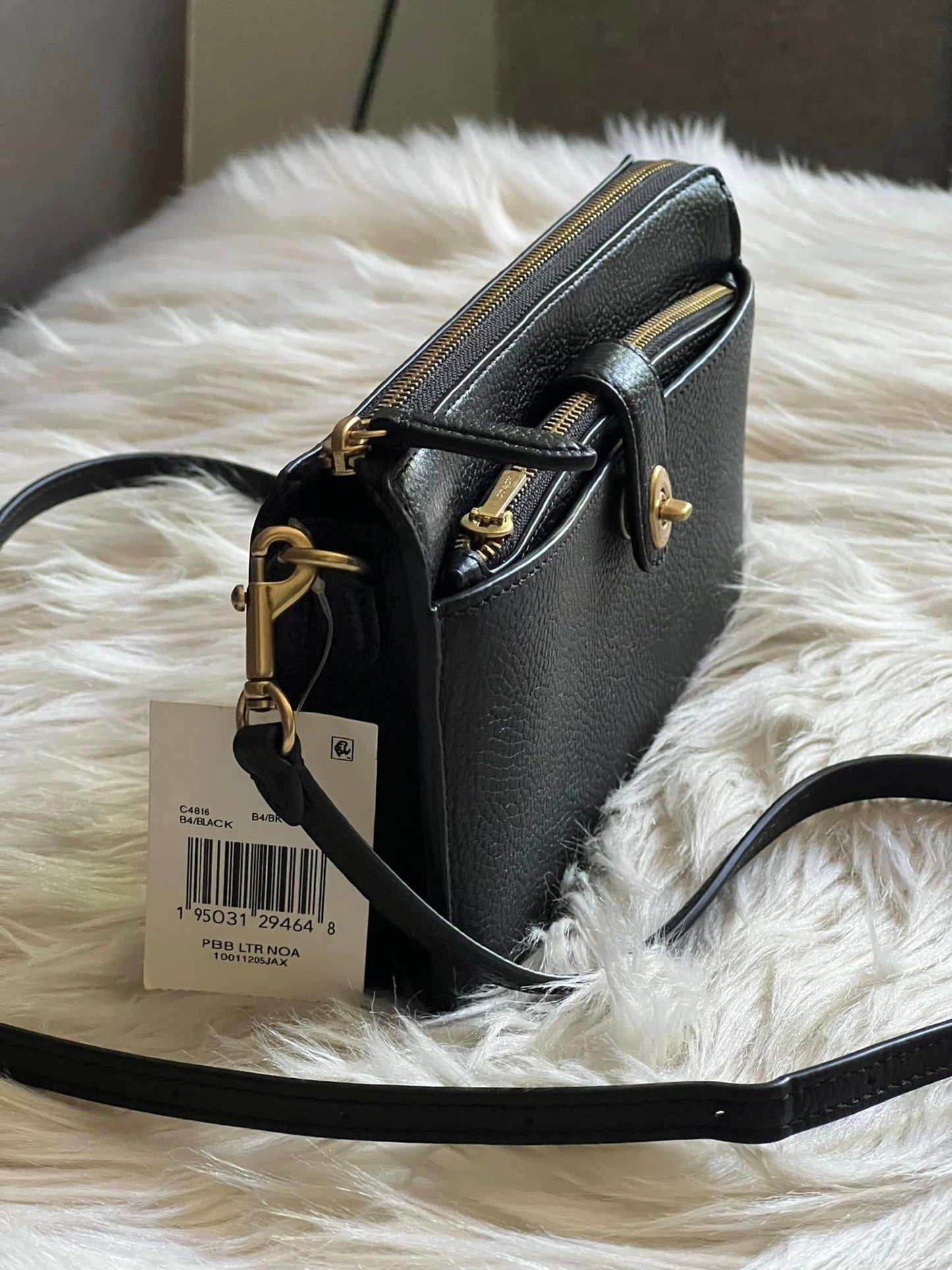 Coach Noa Pop-up Messenger