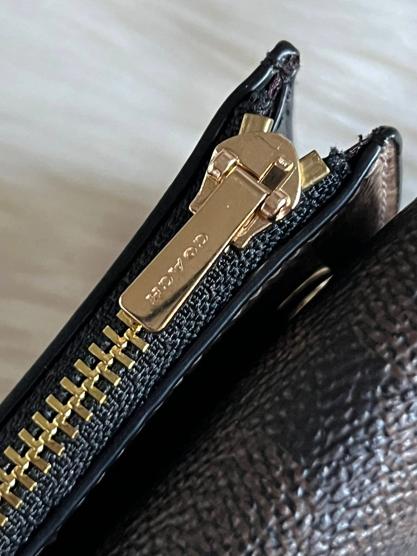 Coach Card Holder Wallet In Blocked Signature Canvas