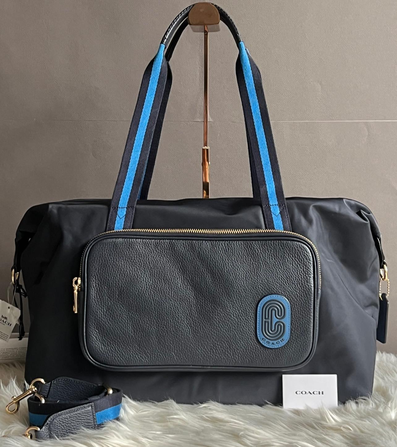 Coach Court Weekender