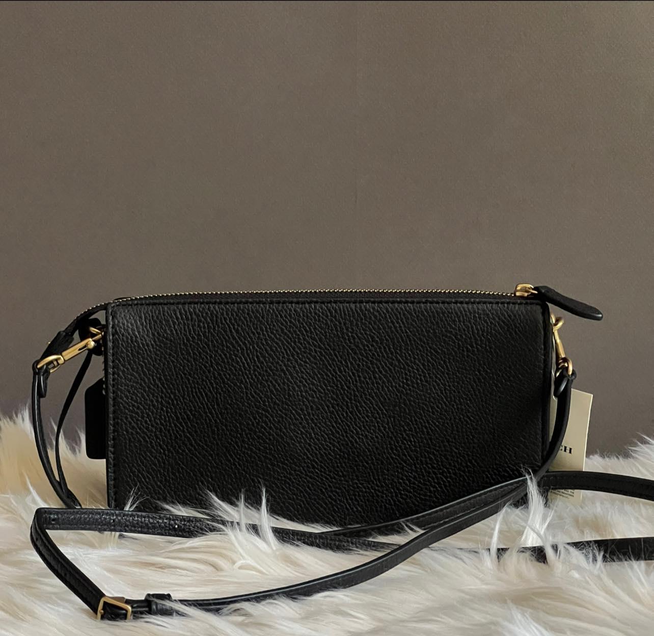 Coach Noa Pop-up Messenger