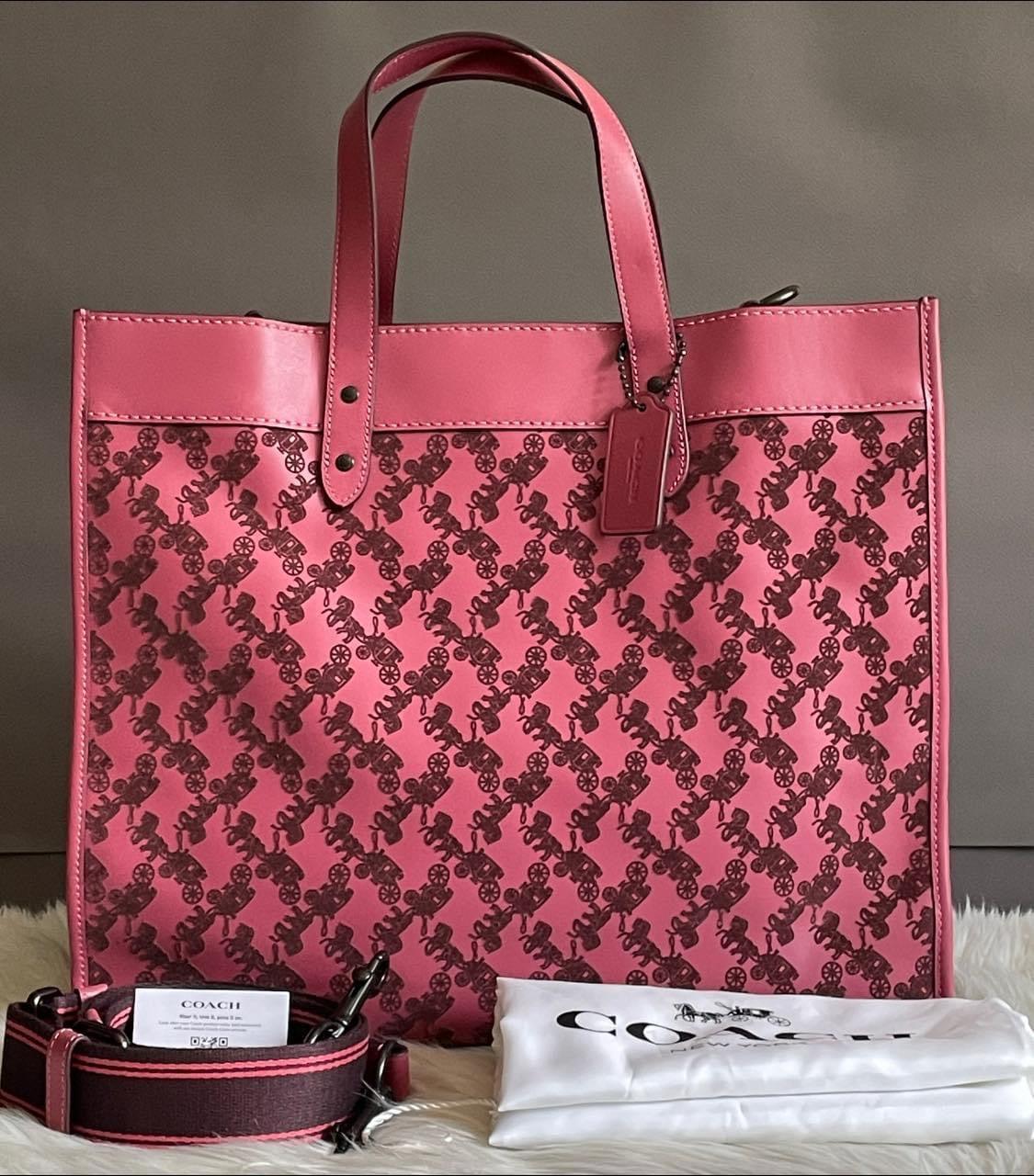 Coach Field Tote 40 with Horse and Carriage