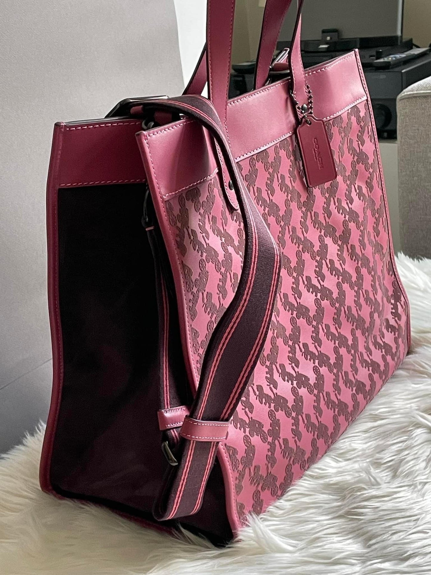 Coach Field Tote 40 with Horse and Carriage
