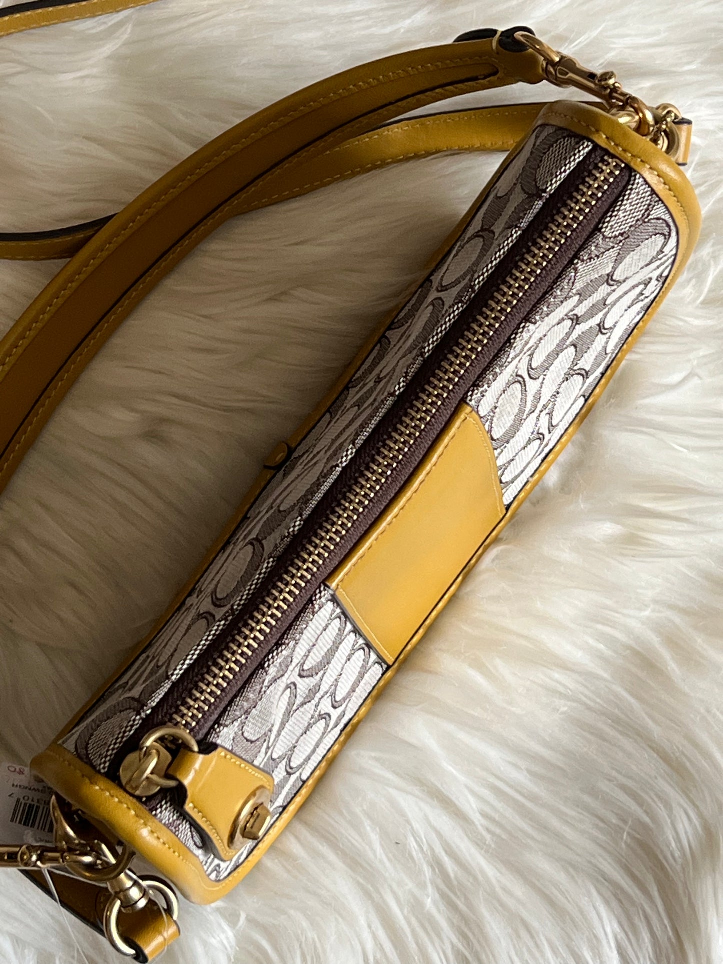 Coach Swinger in Signature Jacquard