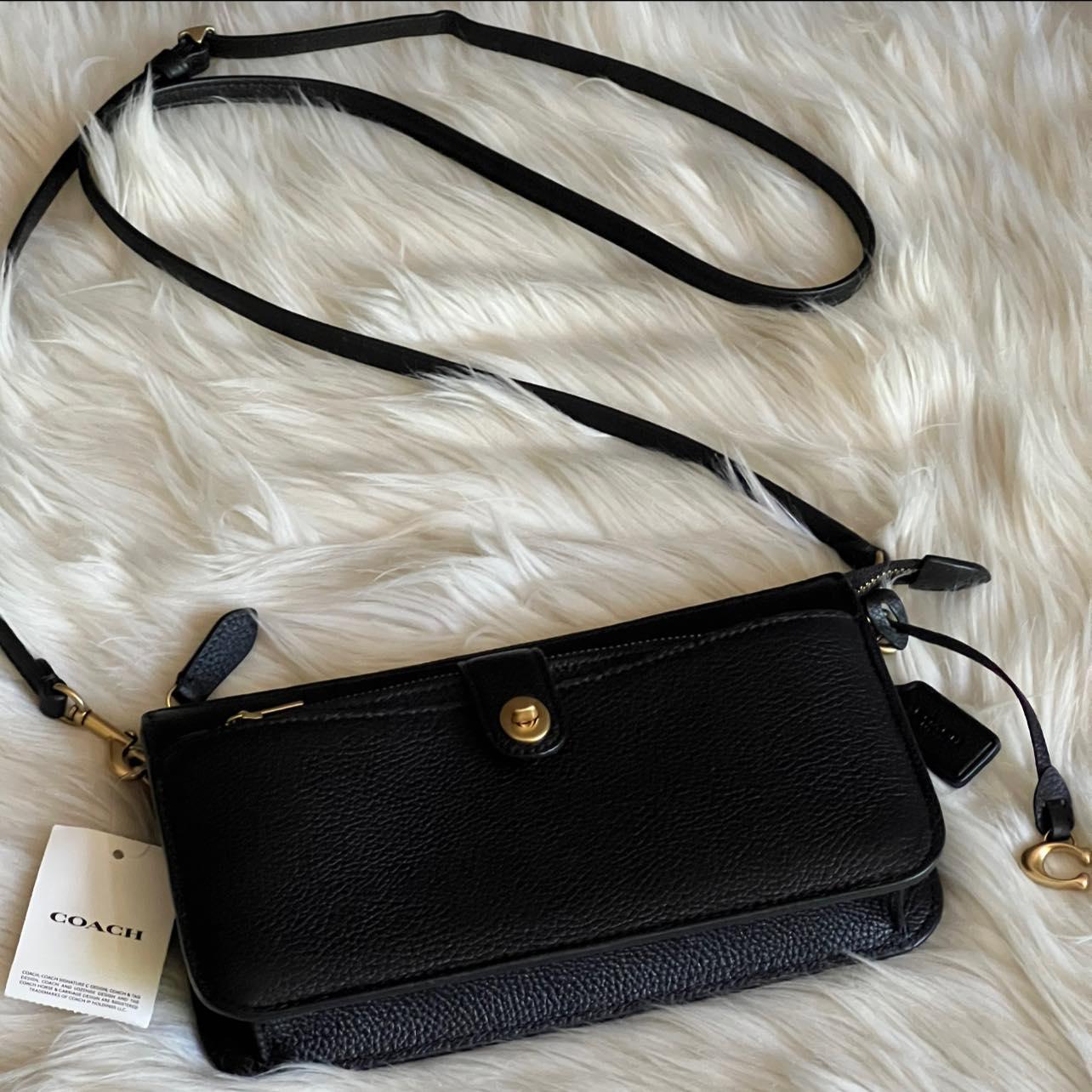Coach Noa Pop-up Messenger
