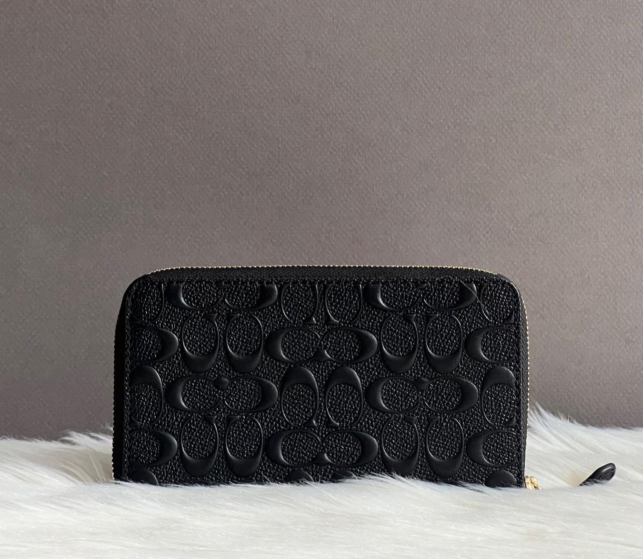 Coach Medium Id Zip Wallet In Signature Leather