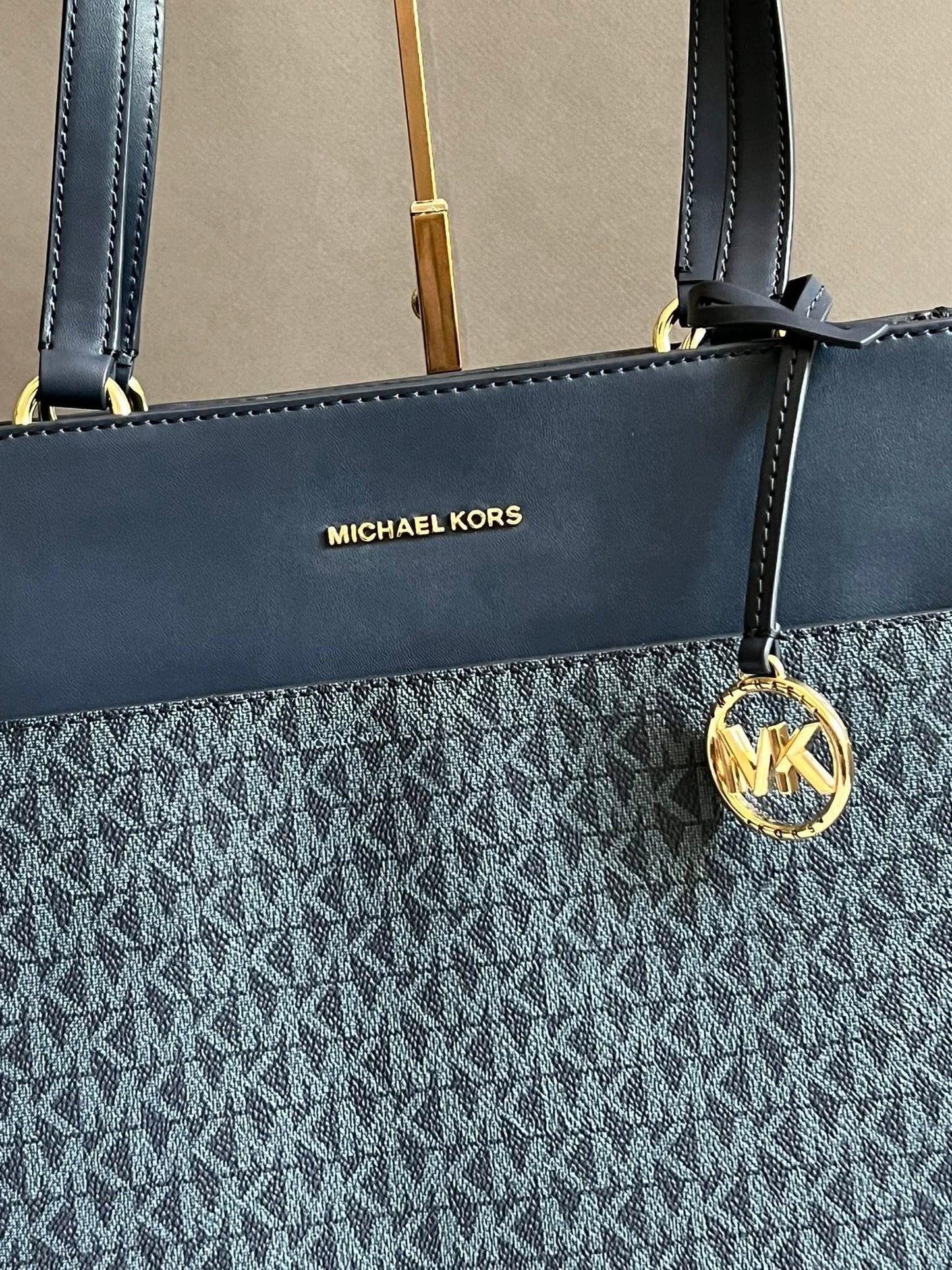 Michael Kors Harrison Large Logo Tote Bag