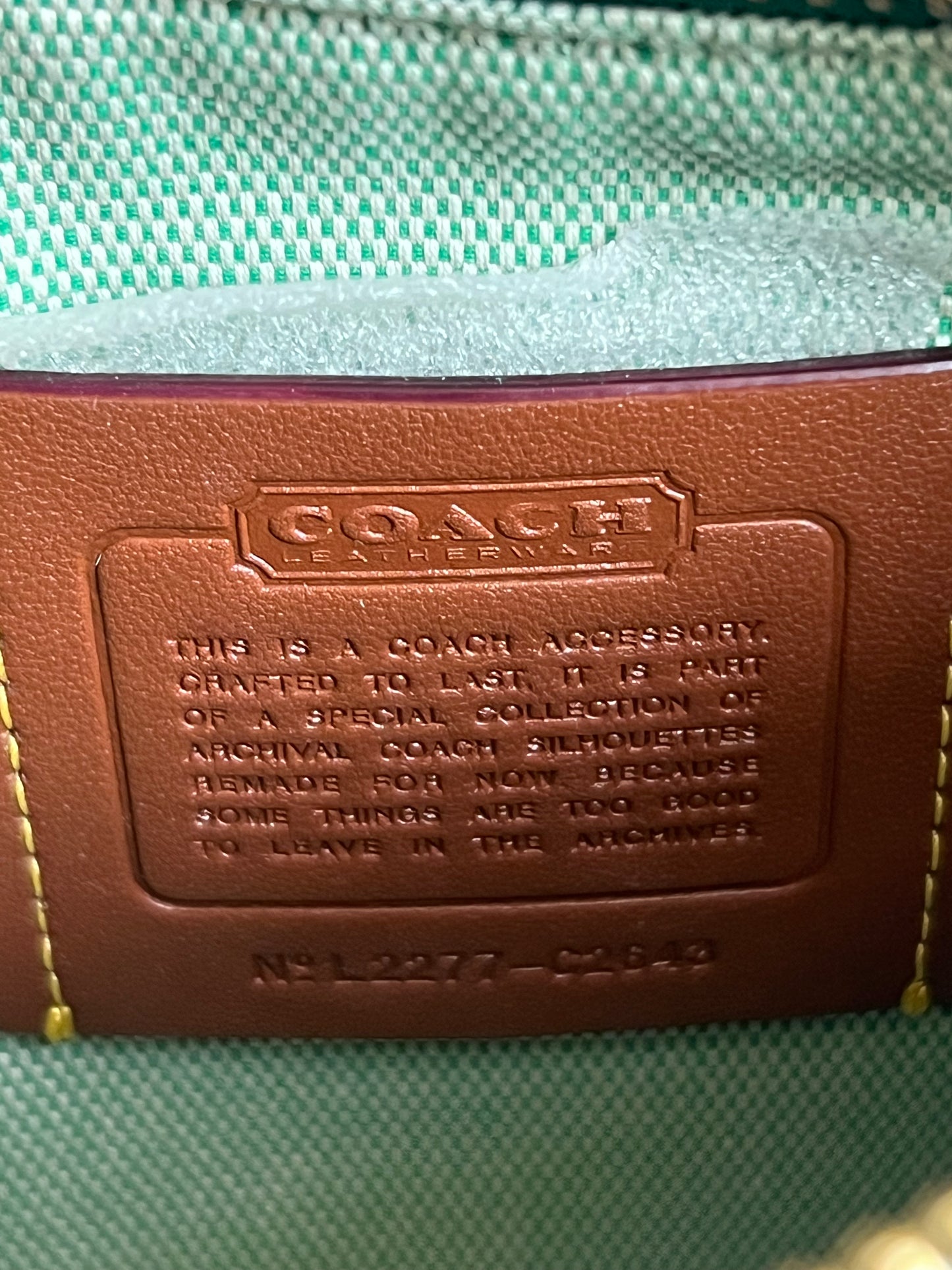 Coach Swinger 20