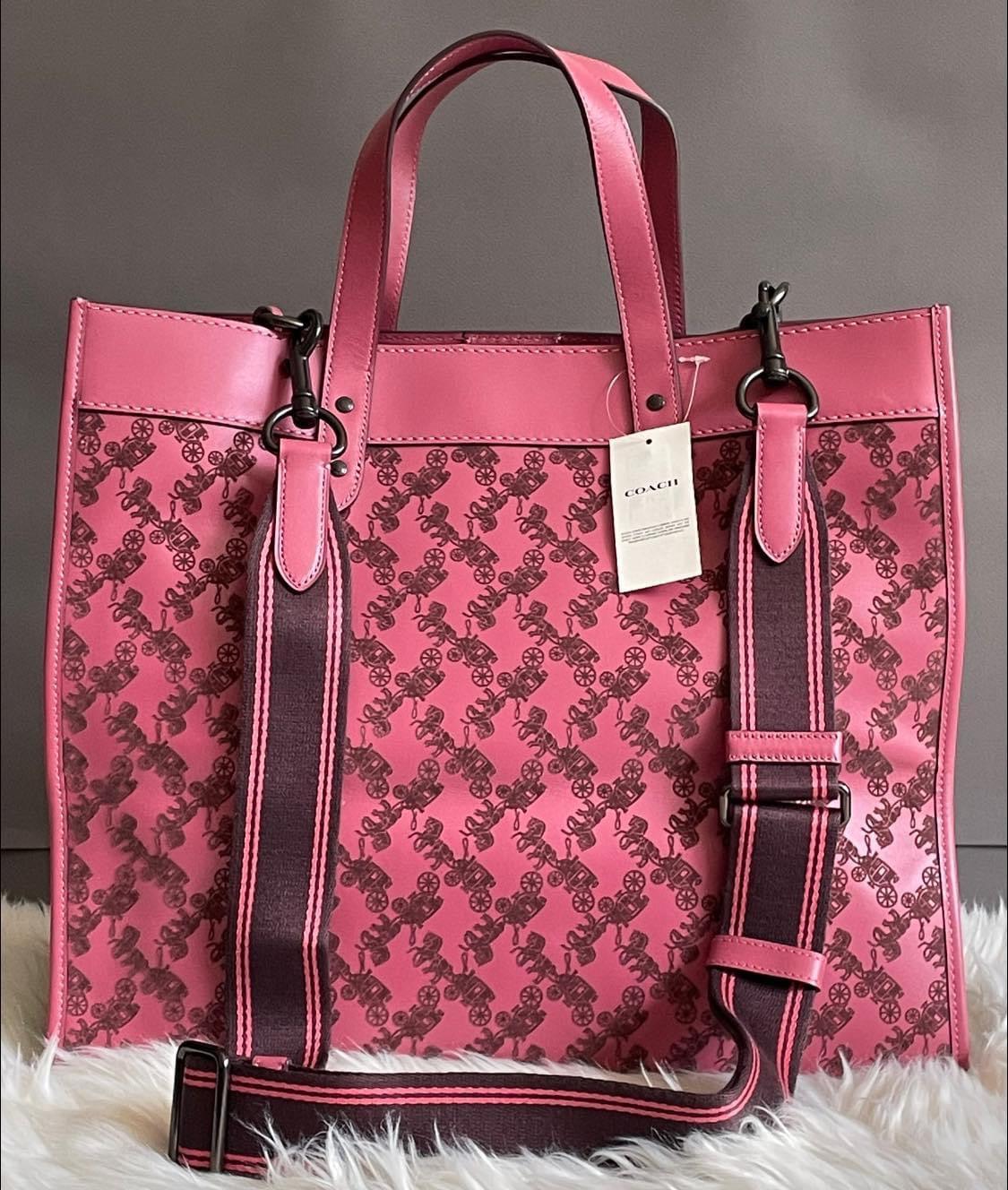 Coach Field Tote 40 with Horse and Carriage