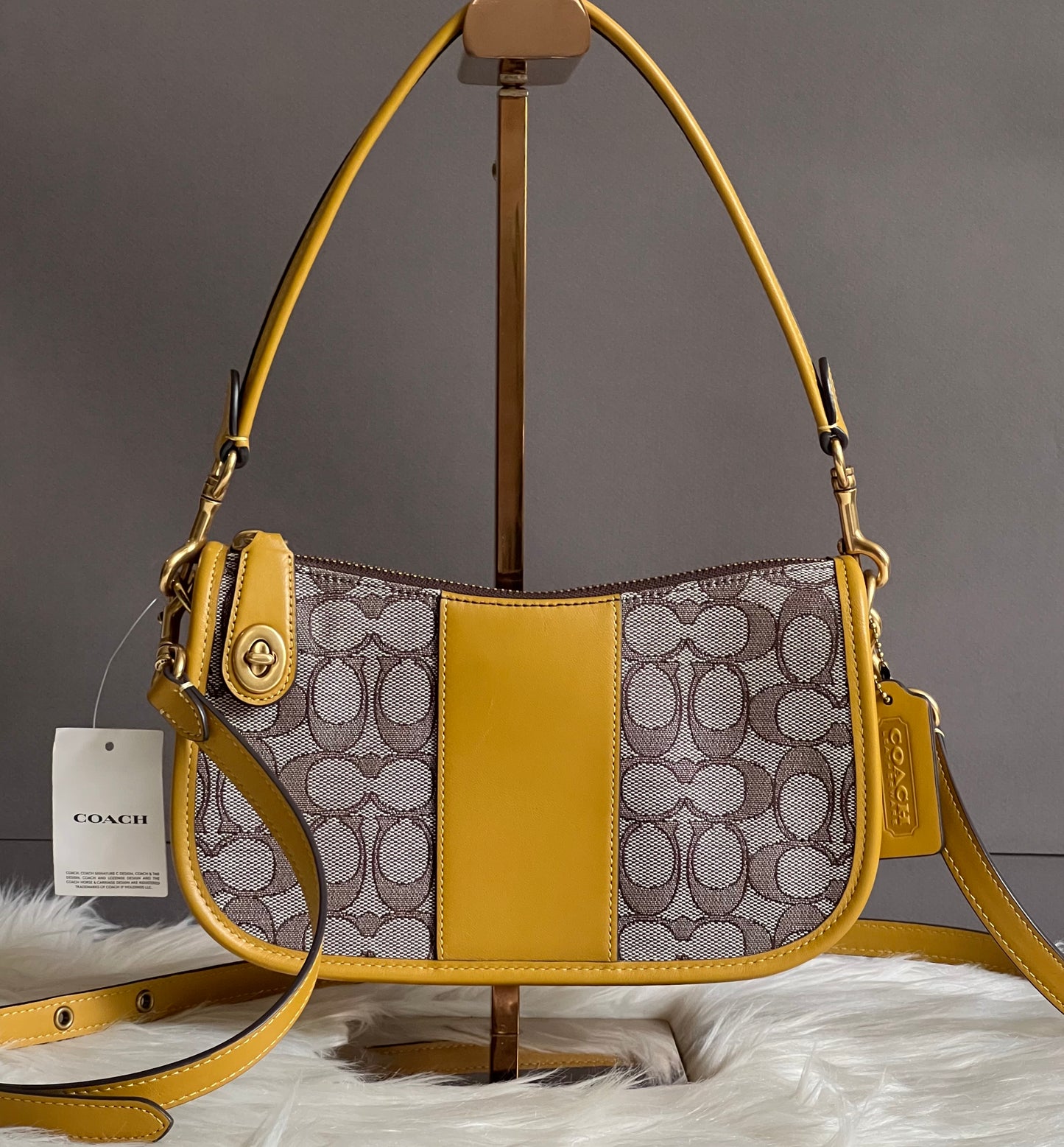 Coach Swinger in Signature Jacquard