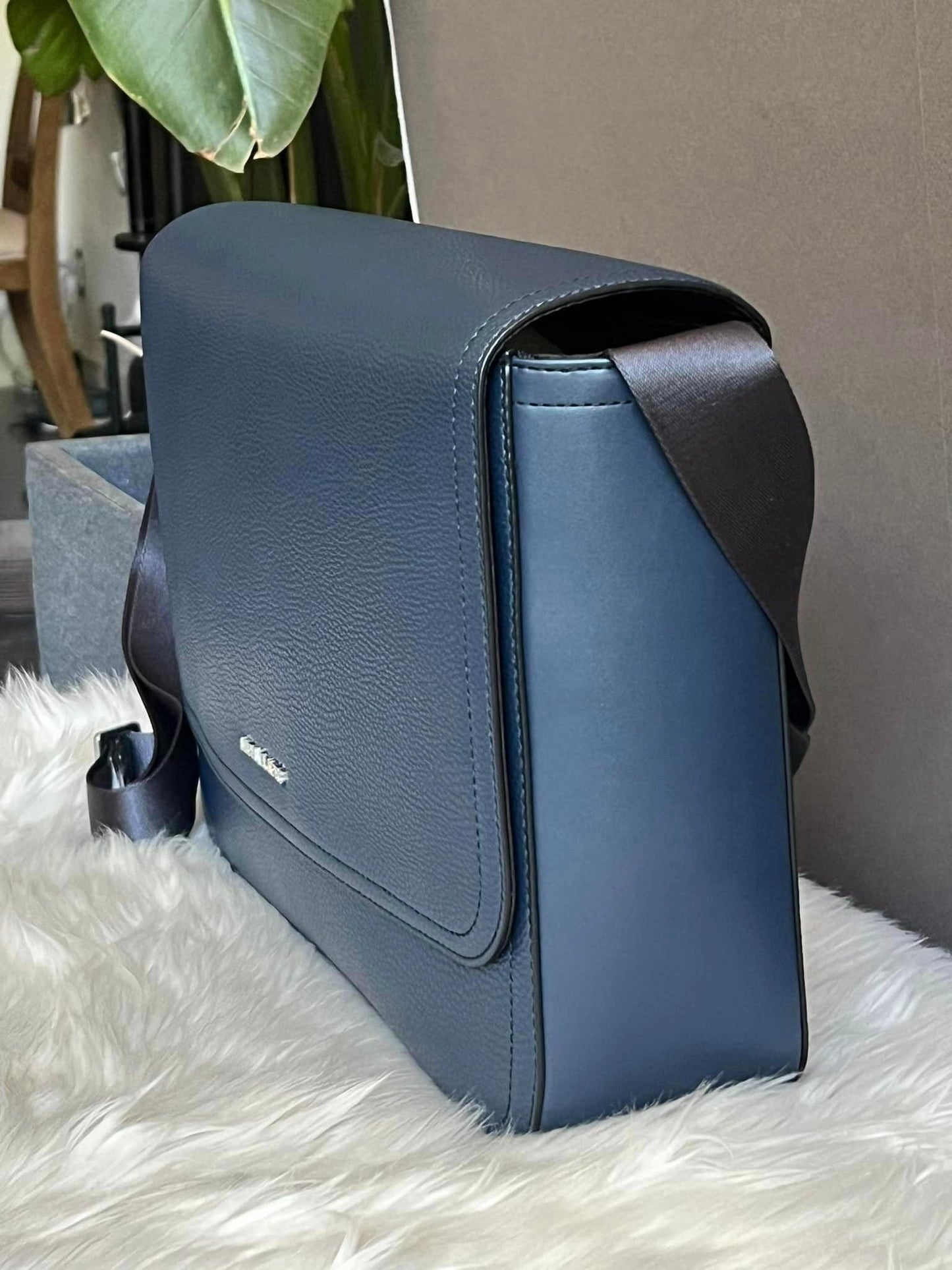 Michael Kors Cooper Messenger Bag