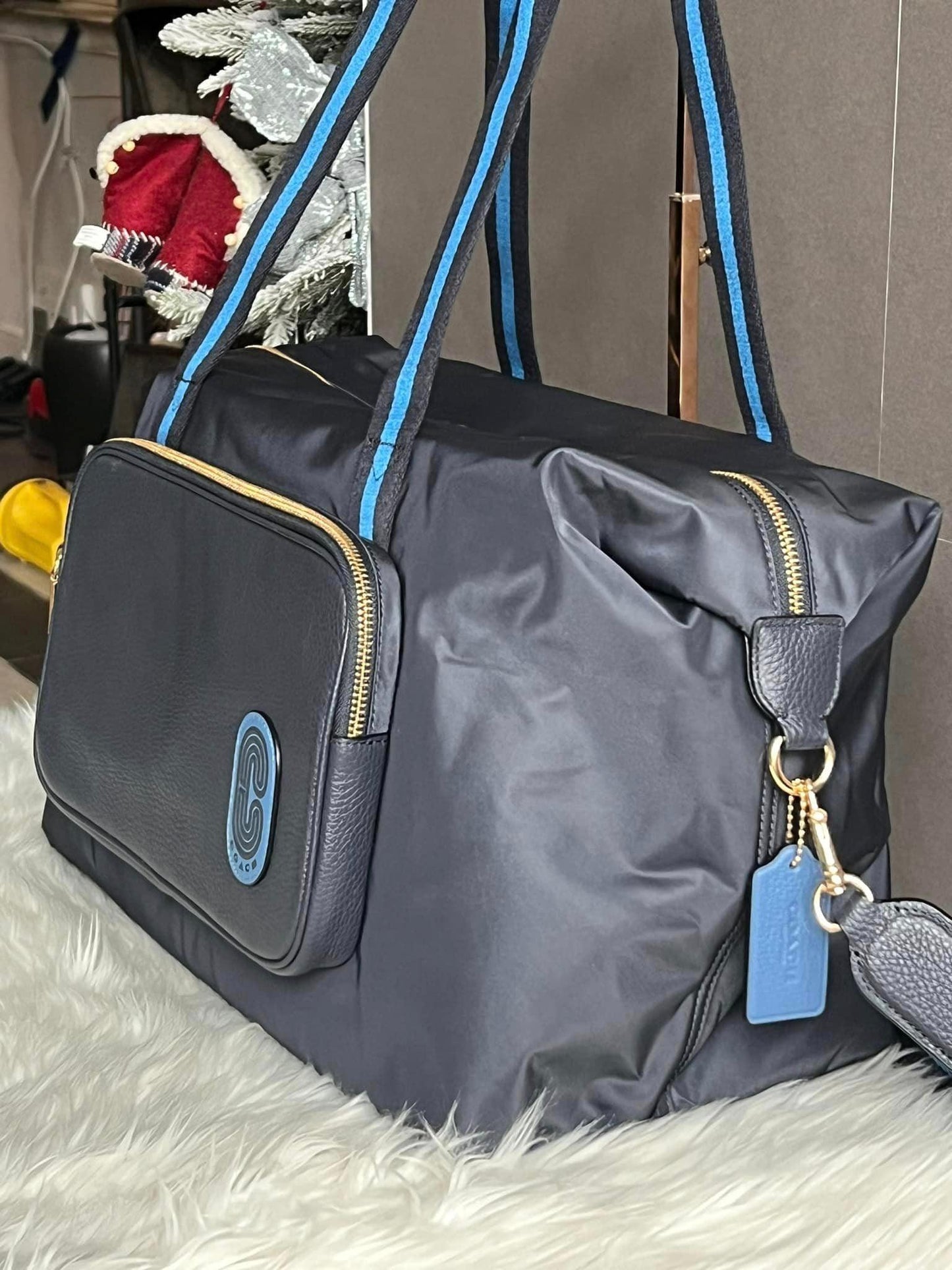 Coach Court Weekender