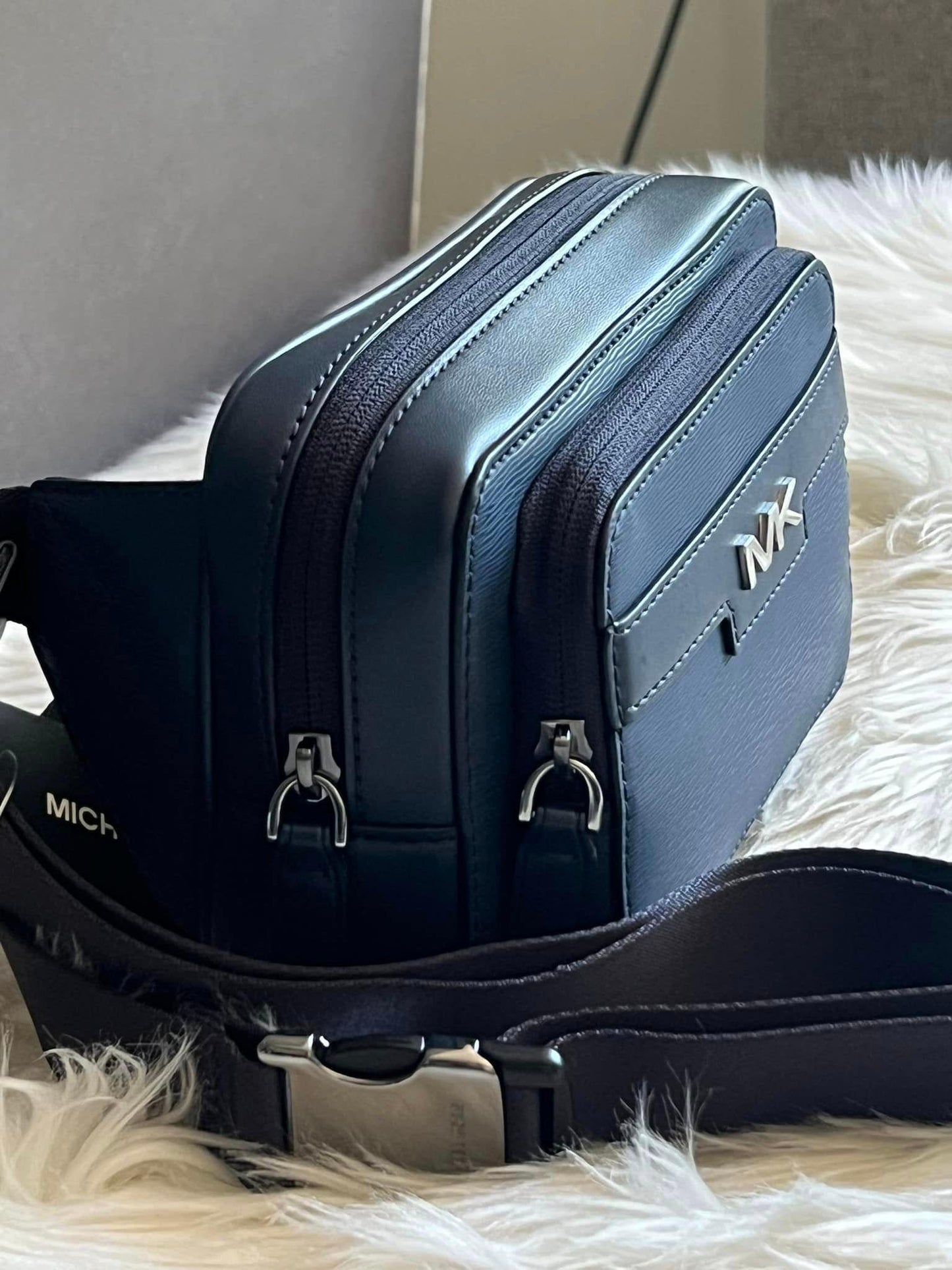 Michael Kors Cooper Sling Pack