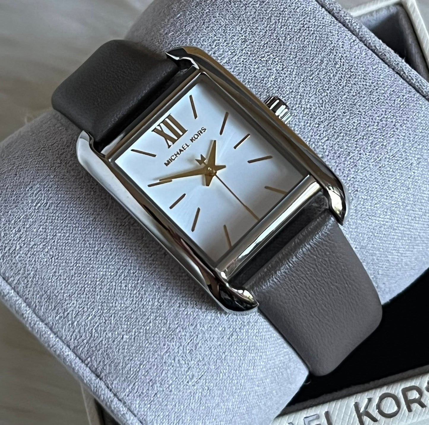 Michael Kors Women’s Three-Hand Dusk Leather Watch