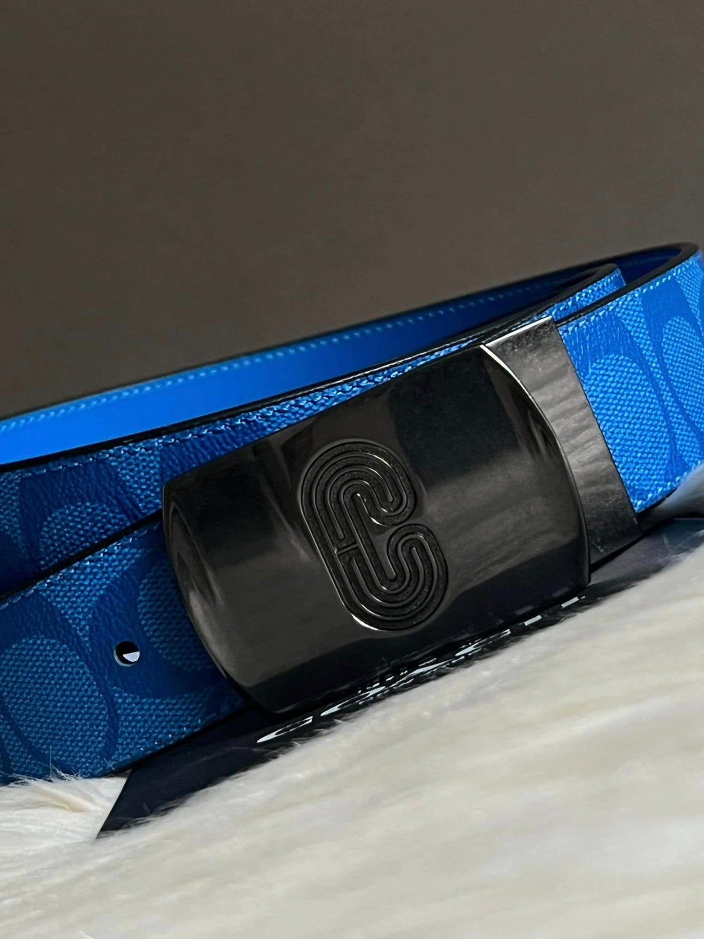 Coach Men’s Plaque Buckle Reversible Belt