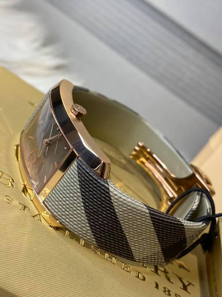 Burberry Women’s Pioneer Nova Check Strap Rose Gold-Tone