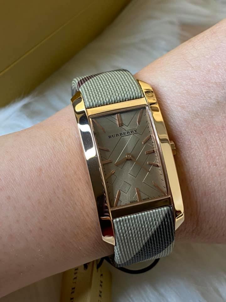 Burberry Women’s Pioneer Nova Check Strap Rose Gold-Tone