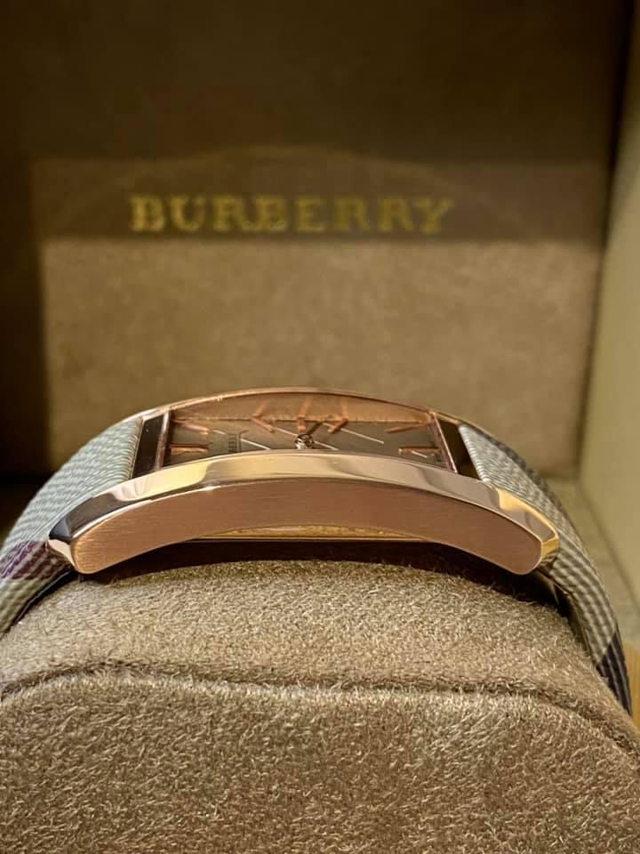 Burberry Women’s Pioneer Nova Check Strap Rose Gold-Tone