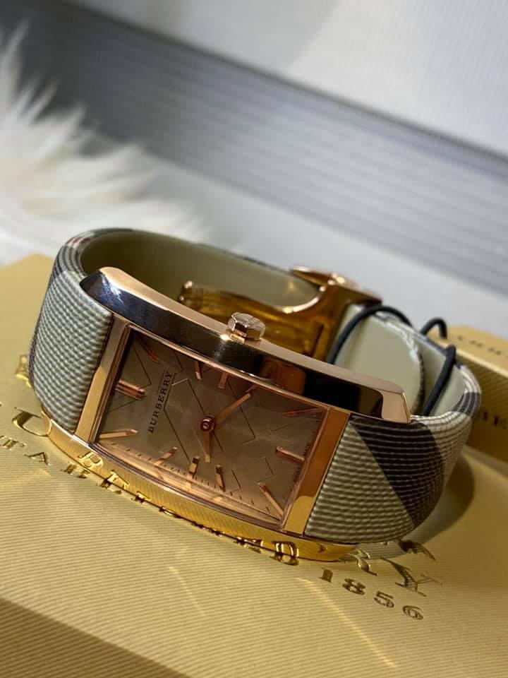 Burberry Women’s Pioneer Nova Check Strap Rose Gold-Tone