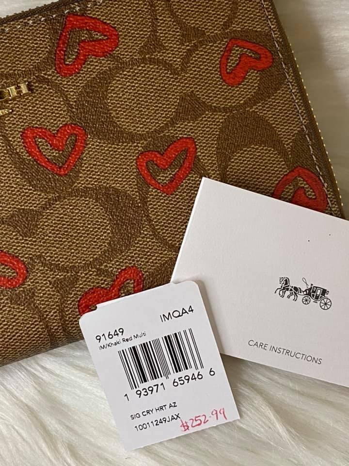 Coach Accordion Zip Wallet in Signature Canvas with Crayon Hearts Print