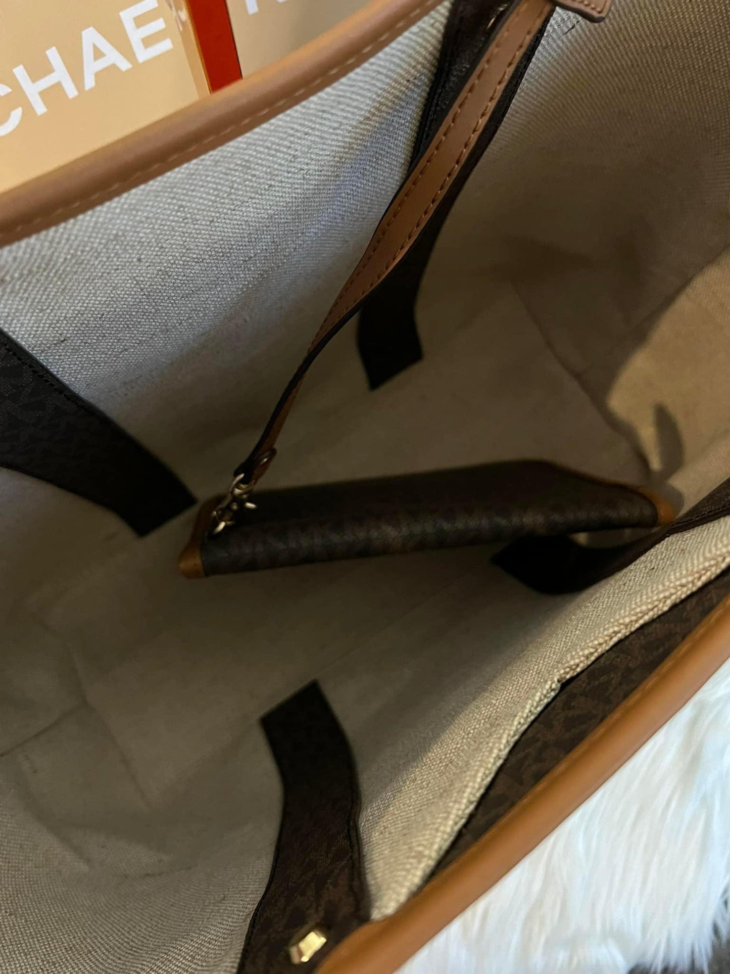 Michael Kors Eva Large Tote