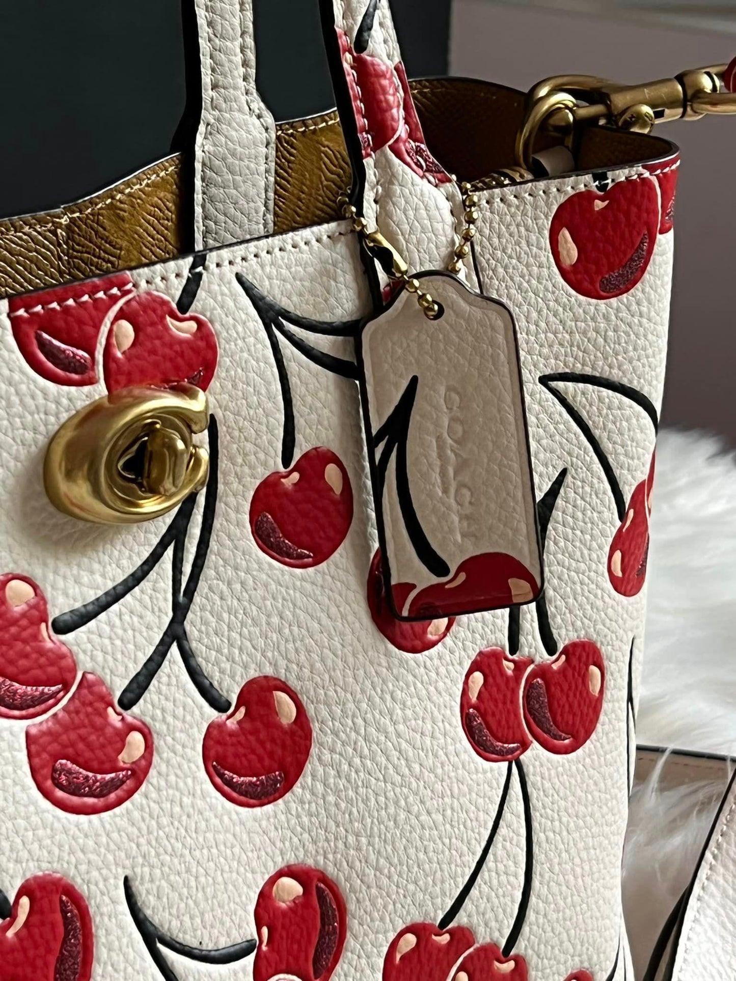 Coach Willow Tote 24 With Cherry Print