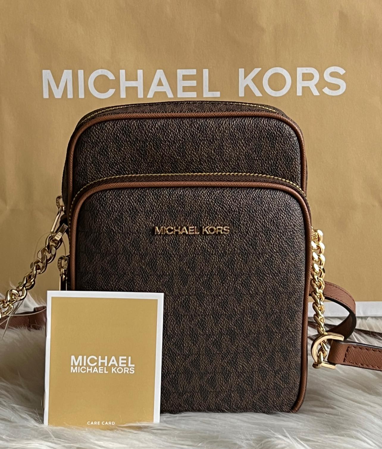 Michael Kors Jet Set Medium Logo Crossbody Bag – Club de Mode
