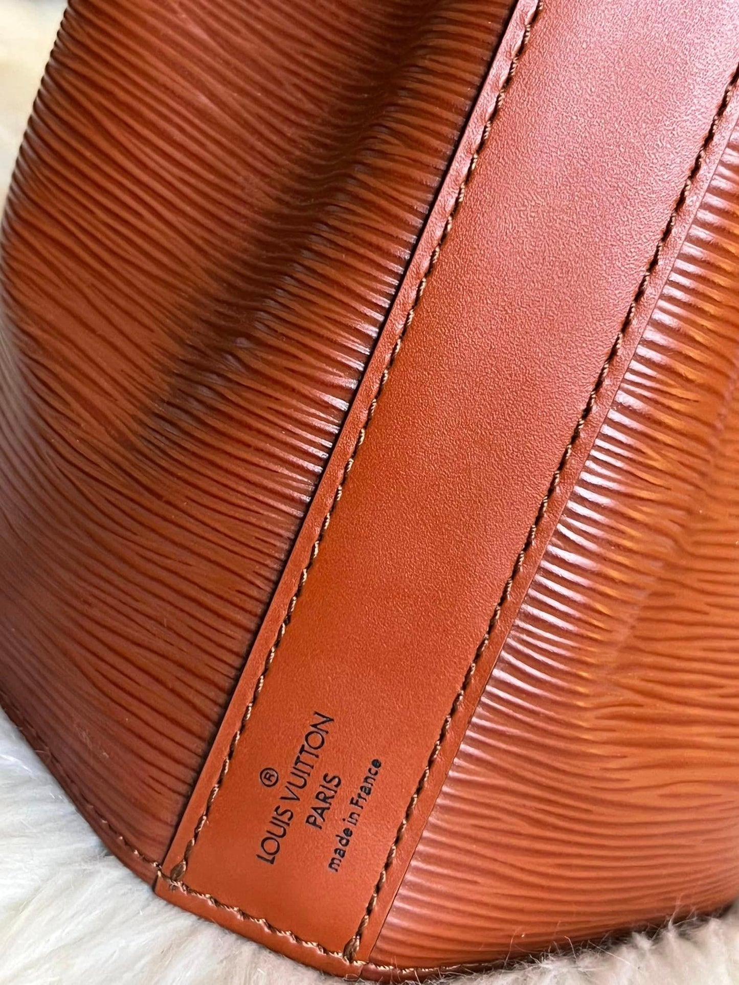 Louis Vuitton Vintage Epi Sac D’epaule