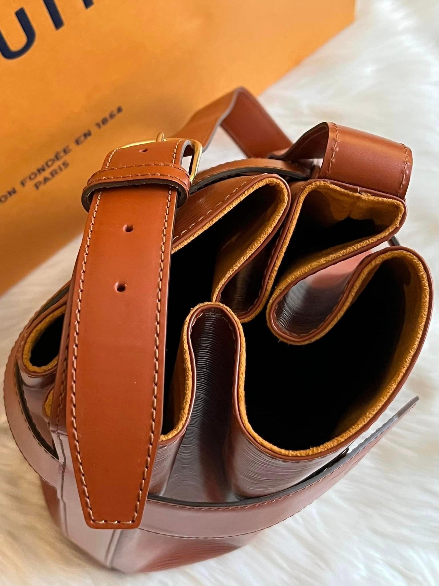Louis Vuitton Vintage Epi Sac D’epaule