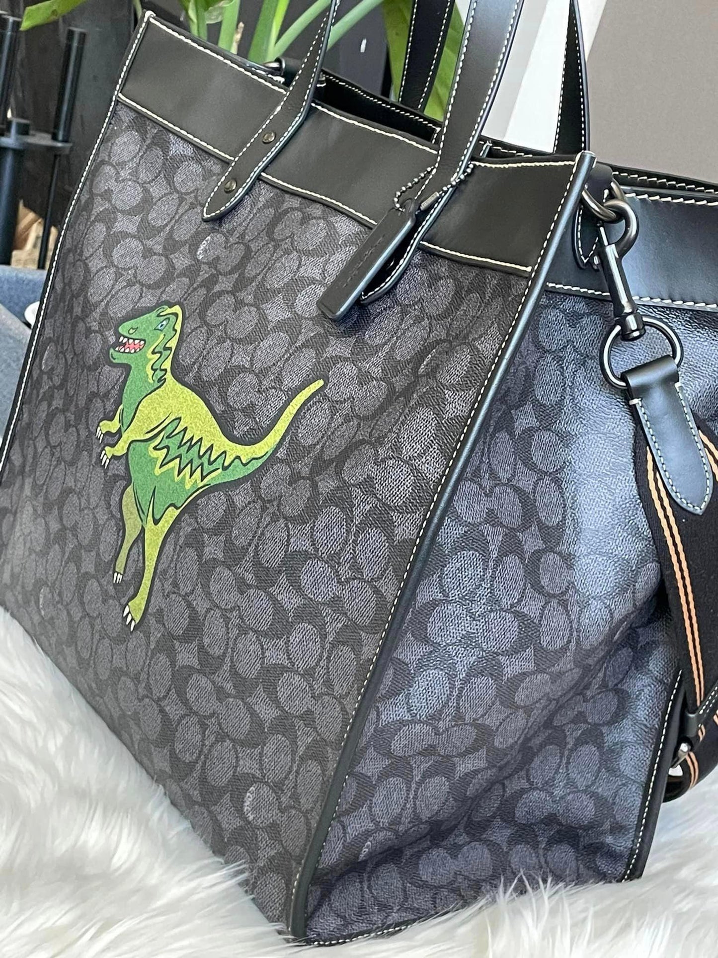 Coach Field Tote 40 in Signature Canvas with Rexy