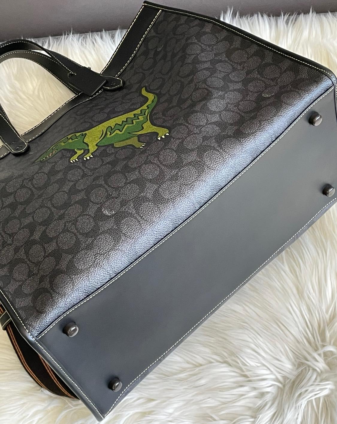 Coach Field Tote 40 in Signature Canvas with Rexy