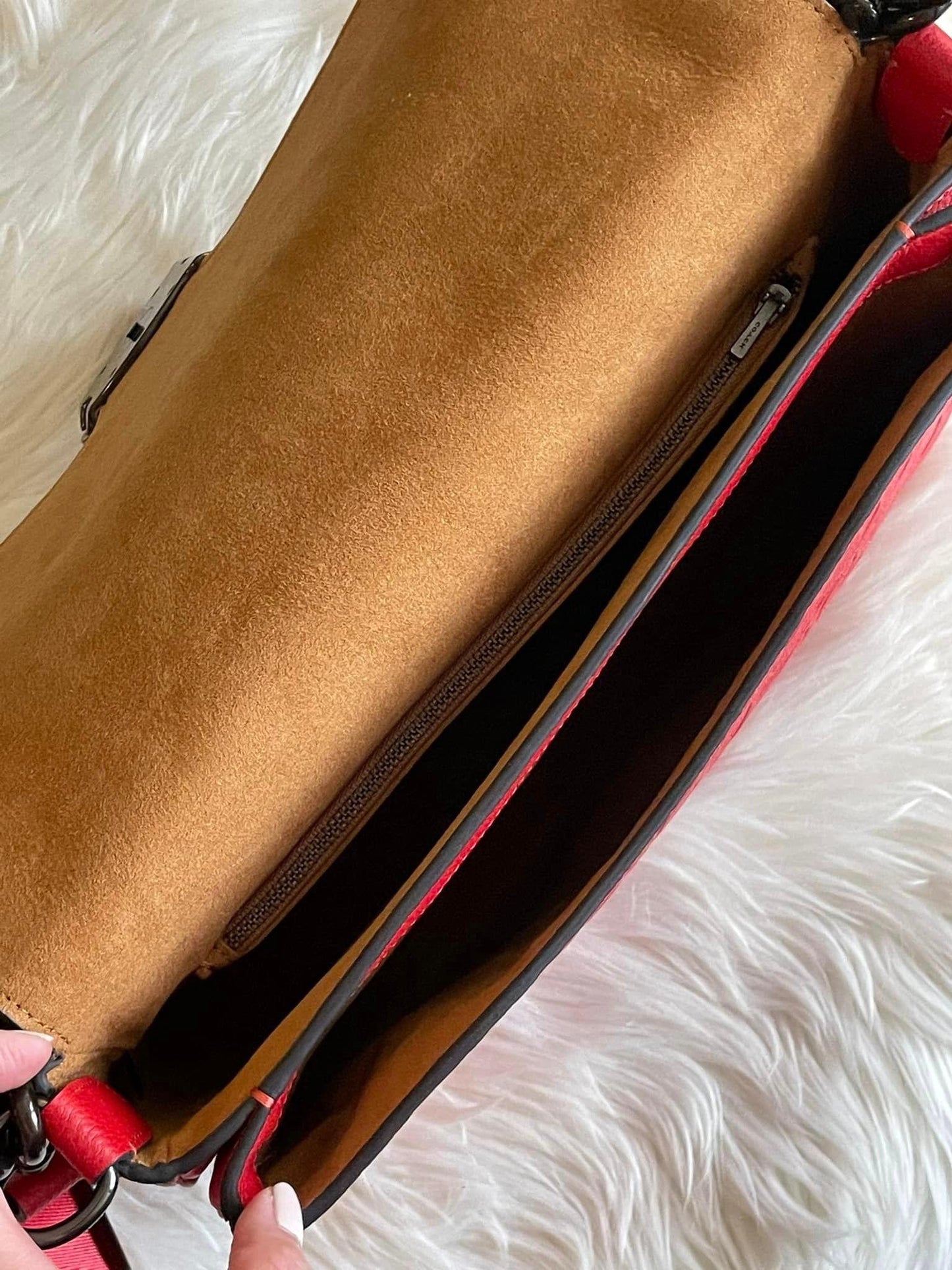 Coach Soft Tabby Messenger in Signature Leather