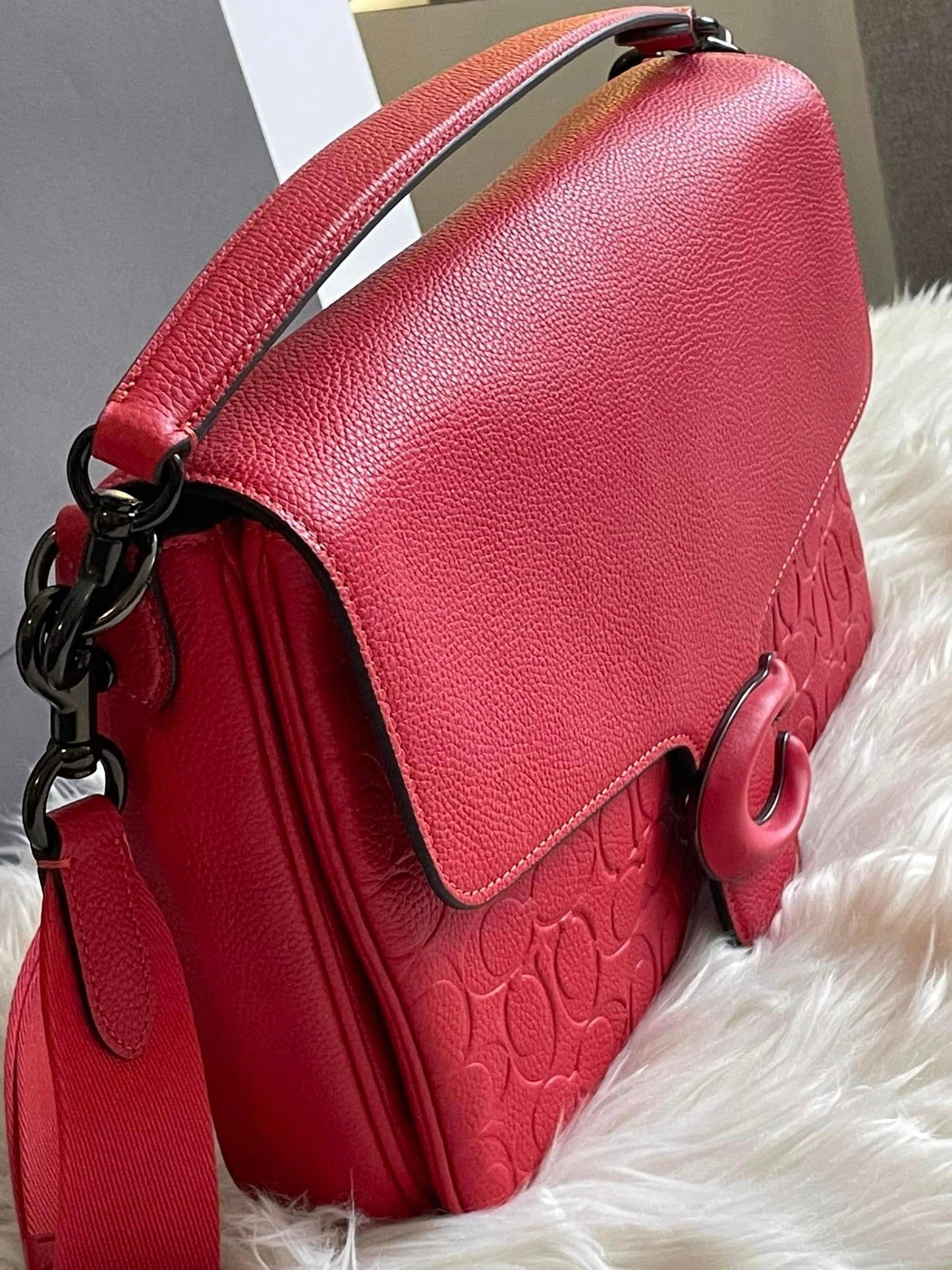 Coach Soft Tabby Messenger in Signature Leather