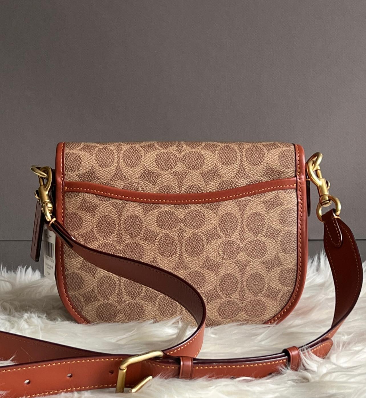 Coach Willow Saddle Bag in Signature Canvas