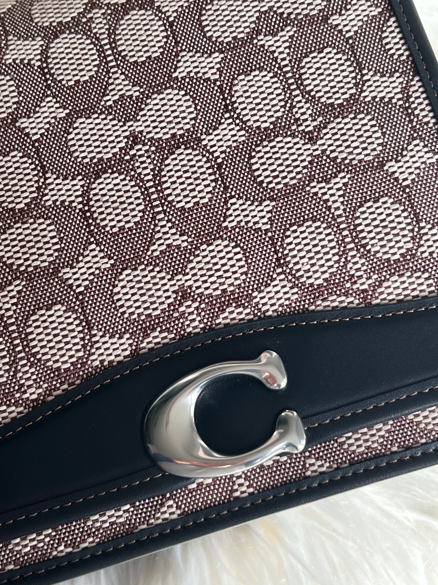 Coach Bandit Shoulder Bag 20 in Textile Signature Jacquard