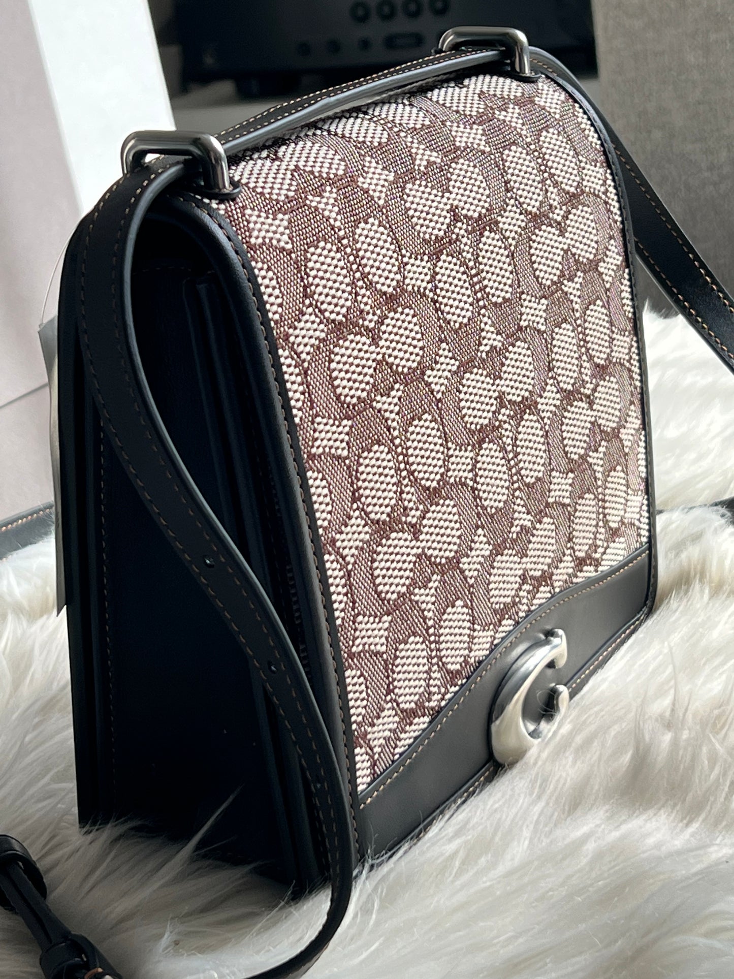 Coach Bandit Shoulder Bag 20 in Textile Signature Jacquard