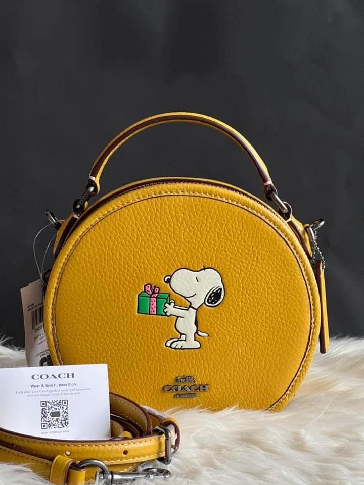 Coach X Peanuts Canteen Crossbody with Snoopy Present Motif